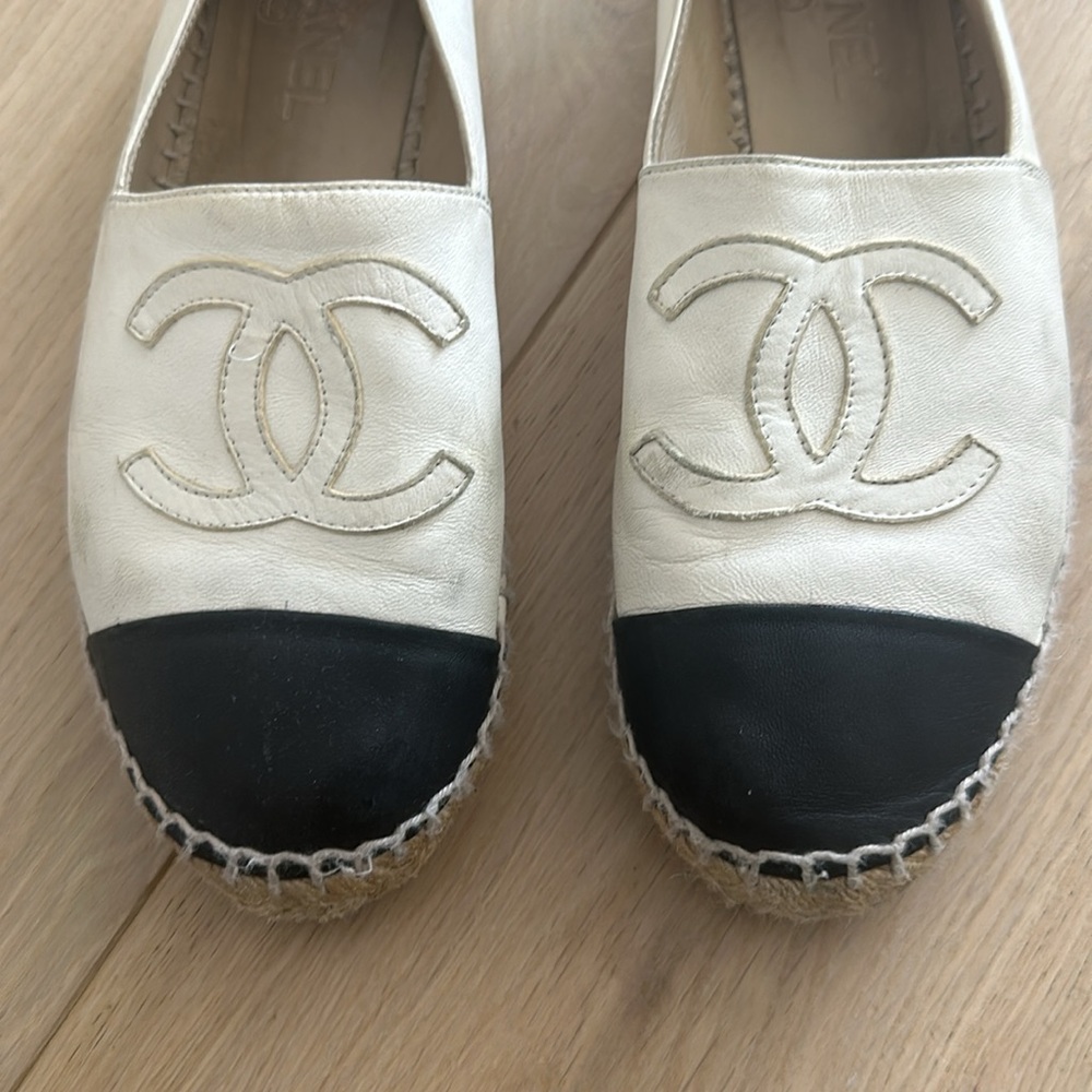 Chanel Women Cc Logo Lambskin Leather Espadrilles White Black size EU 38 - Picture 2 of 10